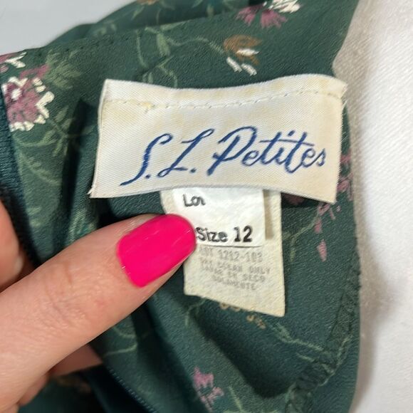 Vintage 1990s S.L. Petites Green Floral A-Line Dress with Belt - Picture 7 of 11